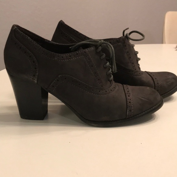 Grey , 2” heels, cute shoes - Picture 5 of 5